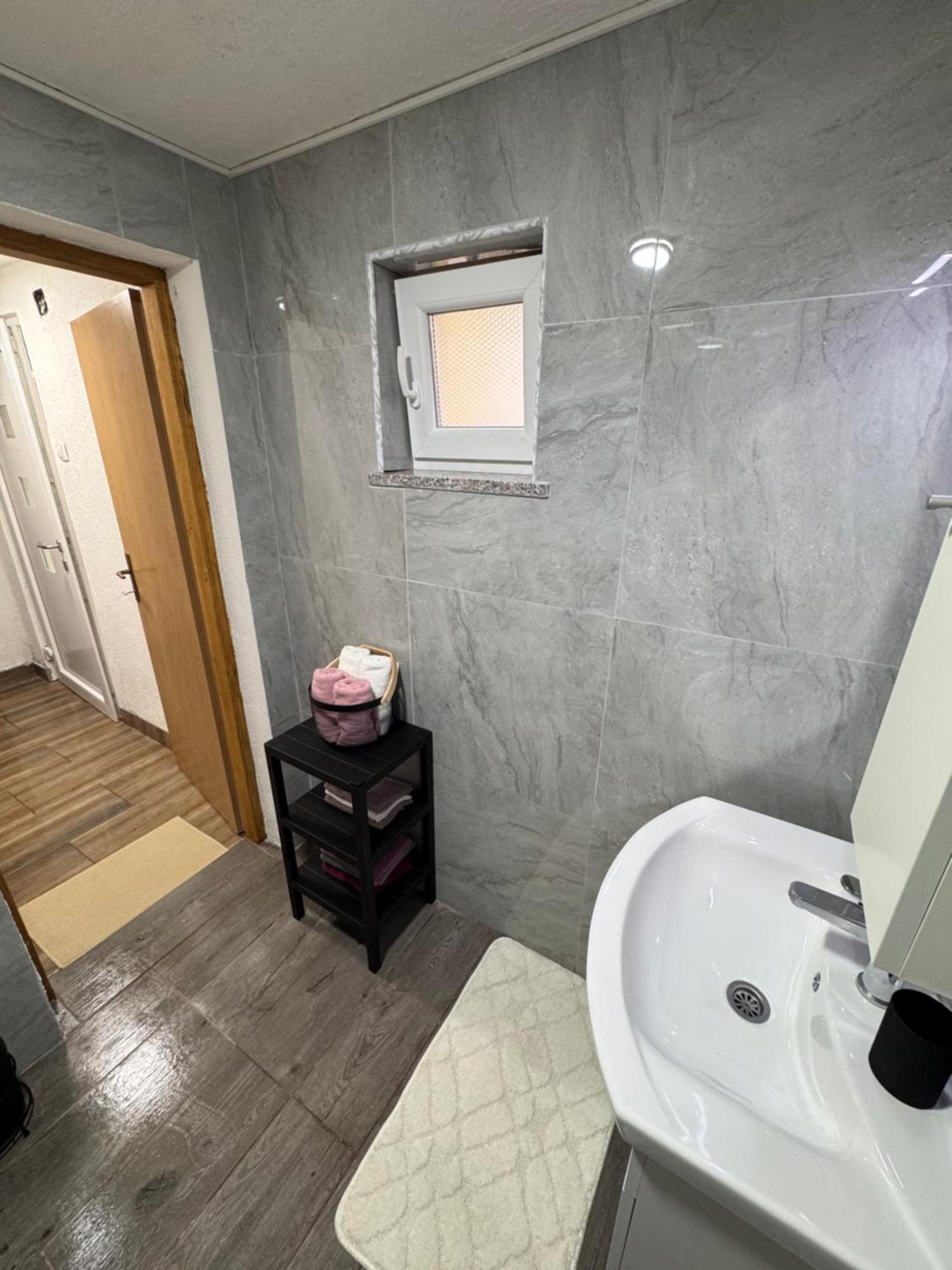 Apartman Josip Госпич Экстерьер фото